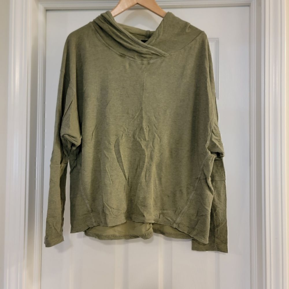 DKNY Hooded Long Sleeve Pullover Army Green size large